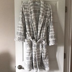 Robe with waist tie